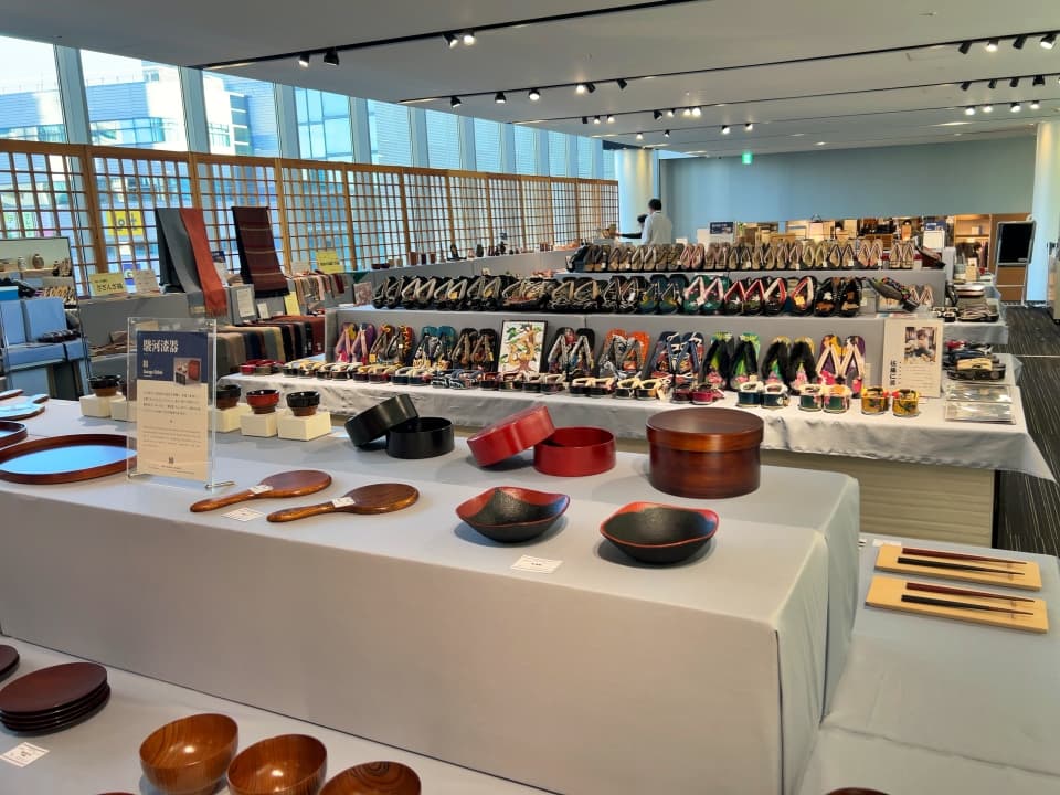 昨年の会場の様子(第24
回静岡県の郷土工芸展)